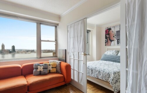 Foto del edificio - 320 E 40th St