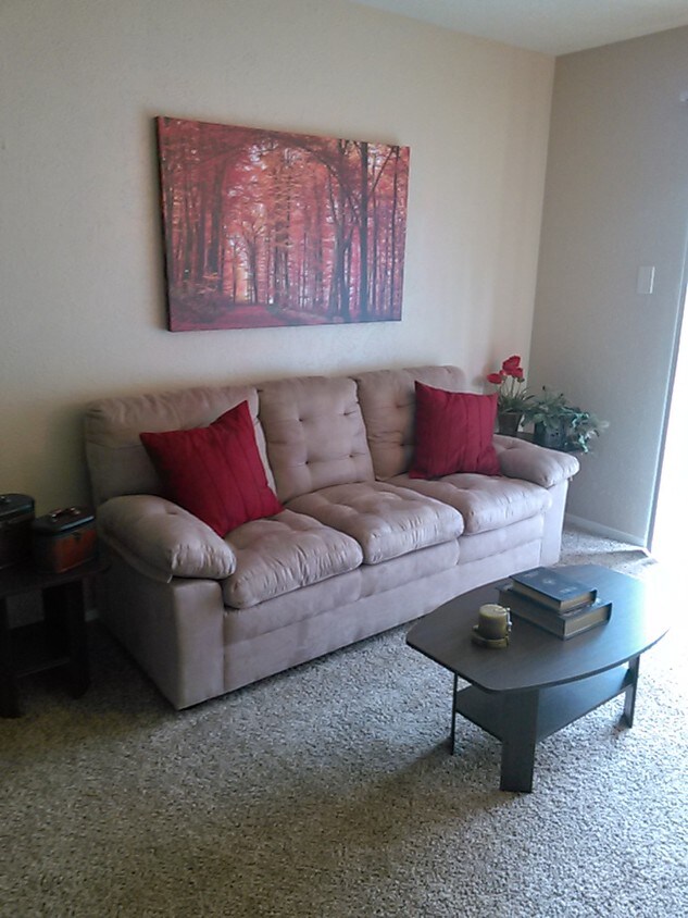 Foto principal - 703 Golfcrest Dr