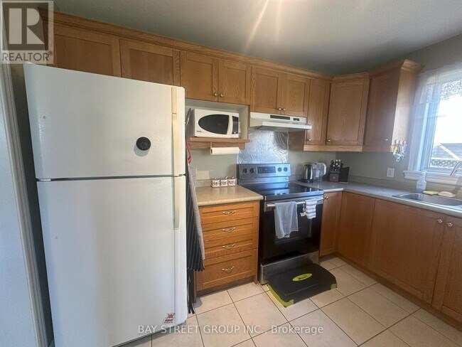 Building Photo - 1064 Fogerty St