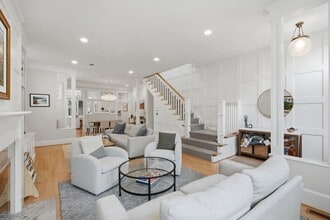 Building Photo - 315 5th St NE