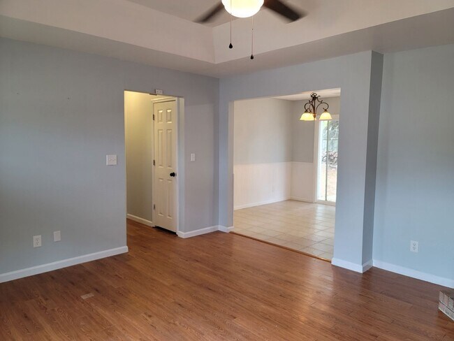 Building Photo - 220 High Point