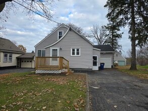 Building Photo - 1202 Van Vleck Rd