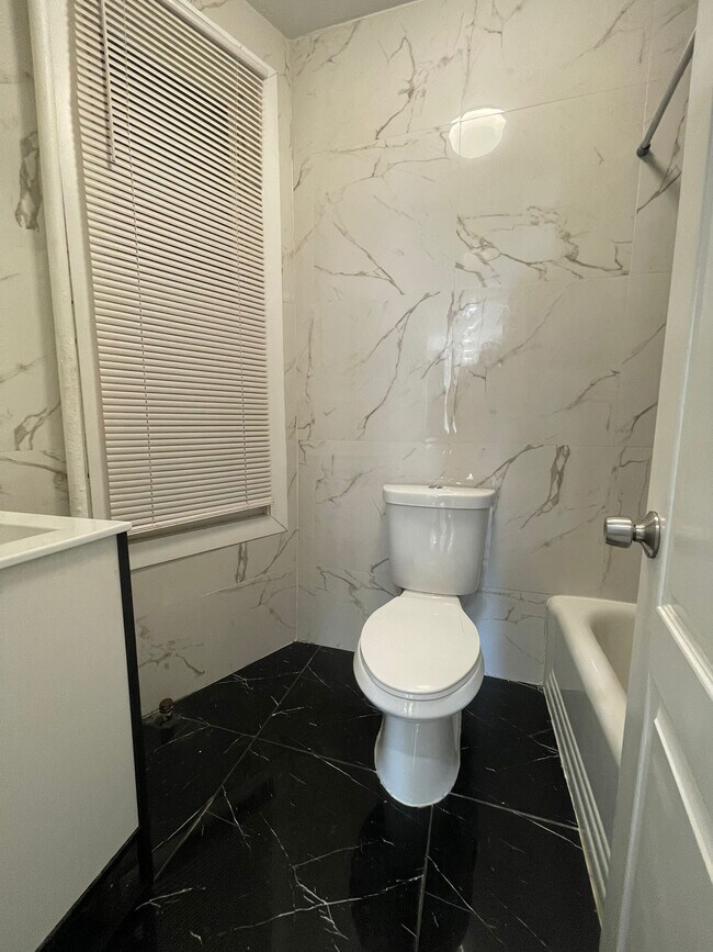 Unit 1 - 400 Central Ave