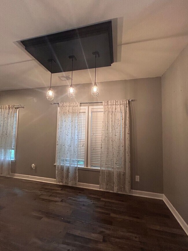 Foto del edificio - Huge 4BR home in beautiful neighborhood Wellborn Village in Ladson!