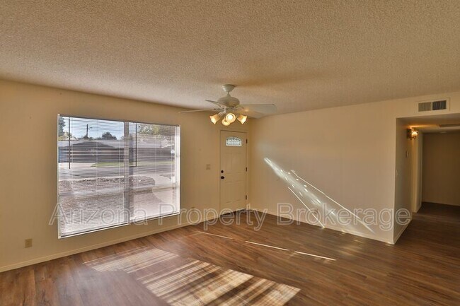 Foto del edificio - 1336 E Downing St