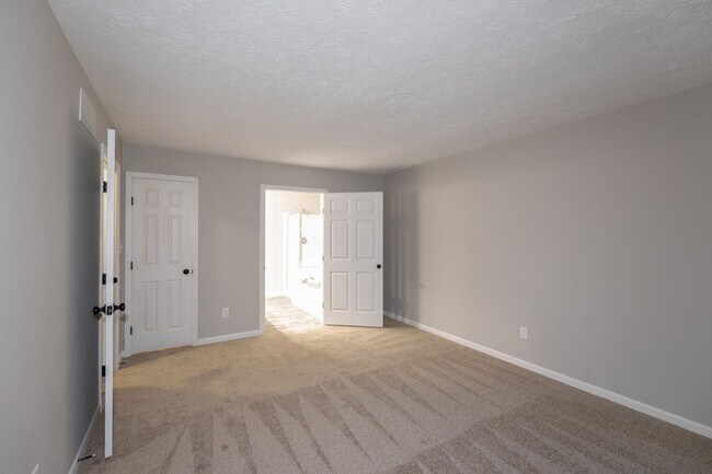 Foto del edificio - 3 bed 2.5 bath 2 story 2 car attached gara...