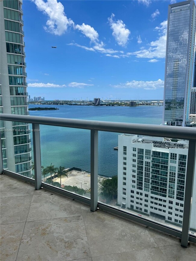 Building Photo - 480 NE 30th St