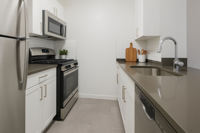 Building Photo - 422 W 55th St