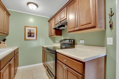 Building Photo - 1200 Marine Way W