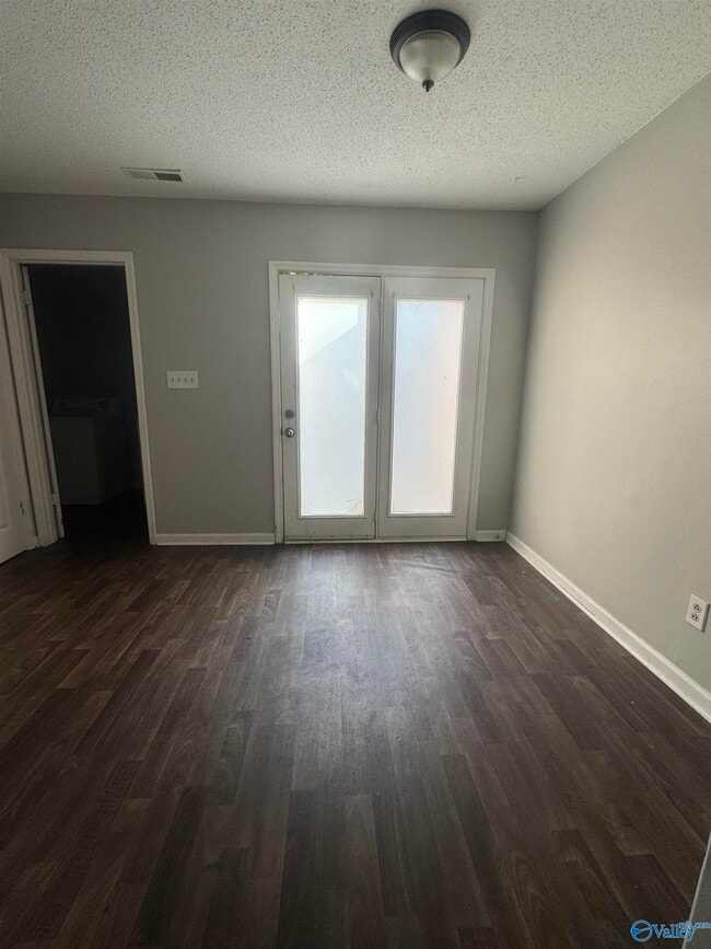 Foto del edificio - 2613 Wynterhall Rd SE