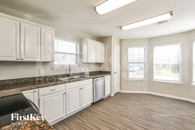 Foto del edificio - 4027 Cary Creek Dr