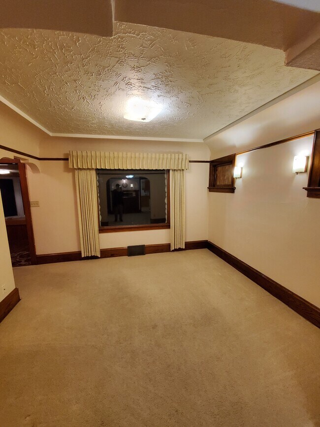 Foto del edificio - Charming 4Bed/1.5Bath West Allis Bungalow