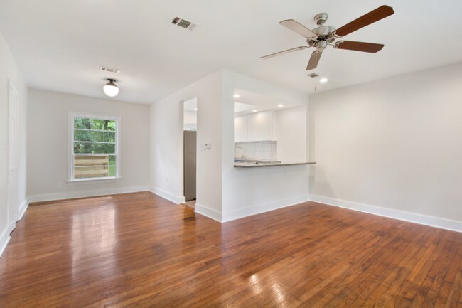 Building Photo - 4148 Robin Dr