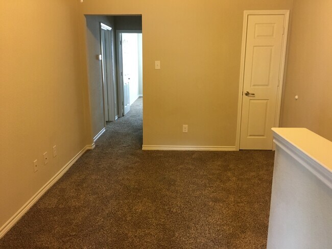 8x12 landing at top of stairs - 128 E Maple Ridge Ct