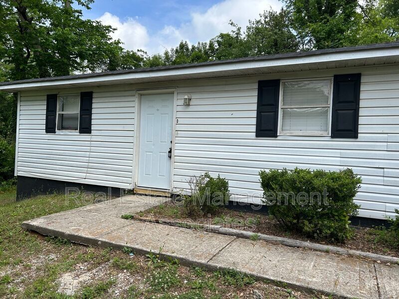 Primary Photo - 413 N Hill St