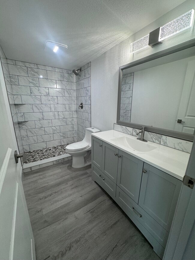 Student Apartments for Rent Near Thunderbird Cove