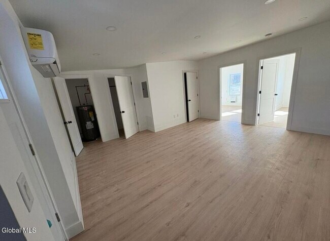 Foto del edificio - 31 Van Zandt St