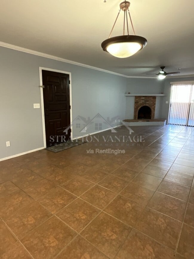 Photo - 3031 N Civic Center Plaza House