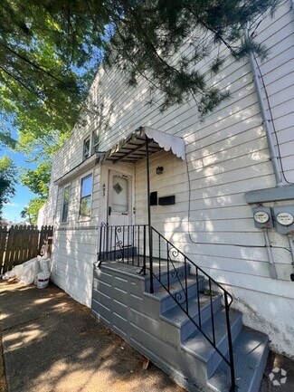 Building Photo - 403 Cummings Ave