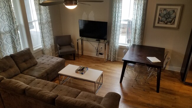 Foto del edificio - 1722 Carvell Ave
