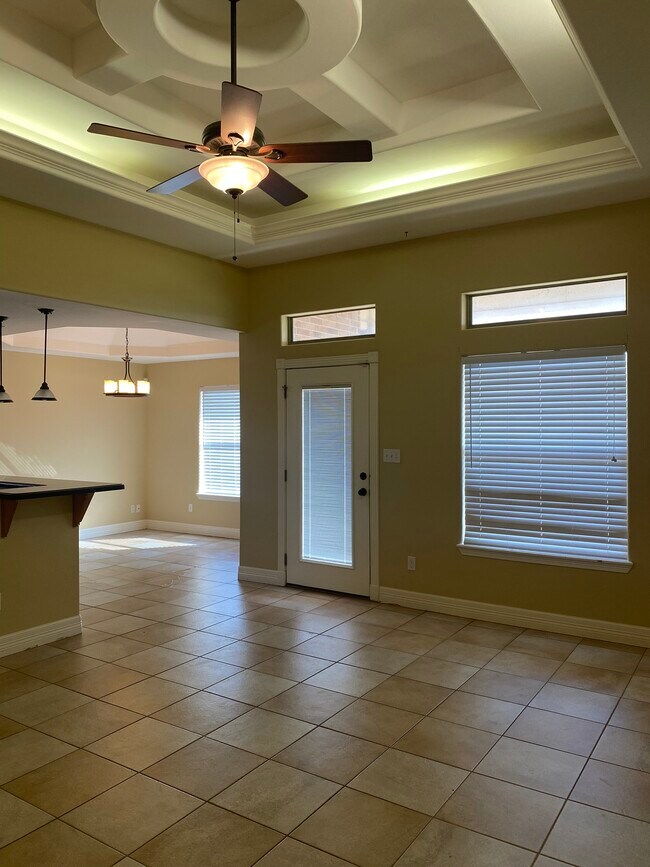 Building Photo - 1730 Karis Ct E