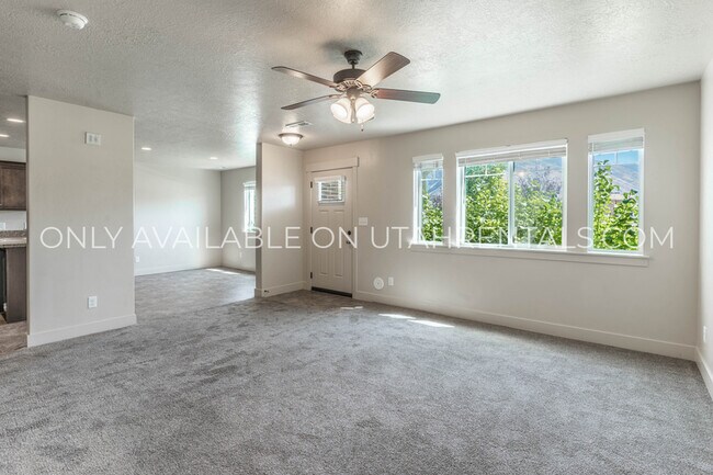 Building Photo - 161 N 1275 W