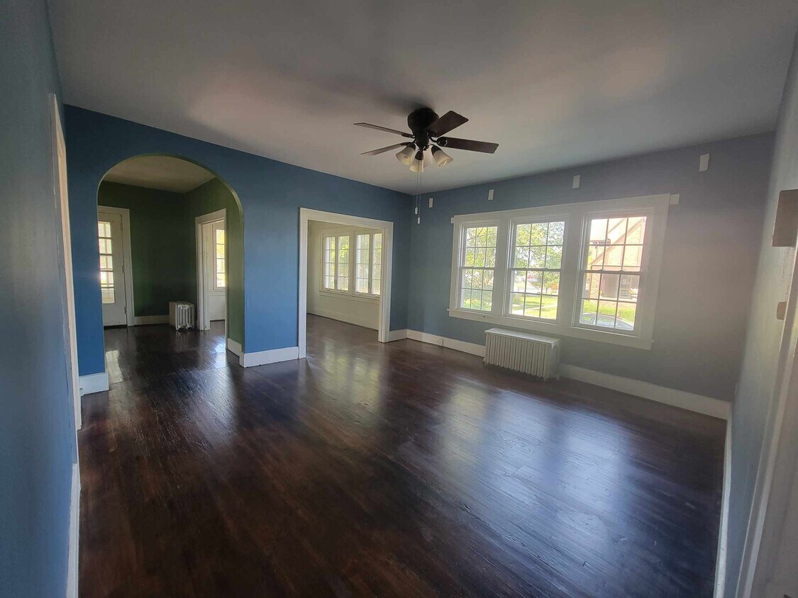 1402 S 4th St Unit 1, Springfield, IL 62703 Apartments in Springfield