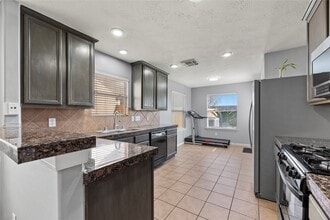 Building Photo - 10902 Tobar Falls Cir