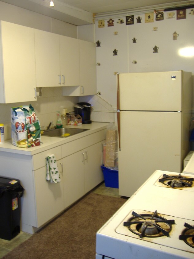 Primary Photo - 209 Endicott St