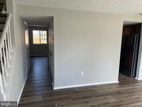 Building Photo - 132 Savannah Ct