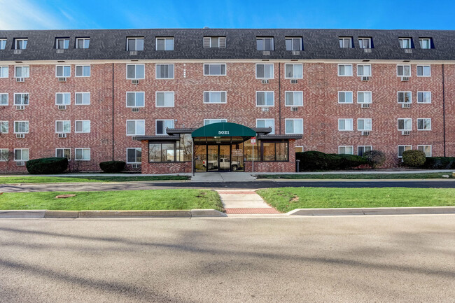 Building Photo - Bartlett Court Apartments