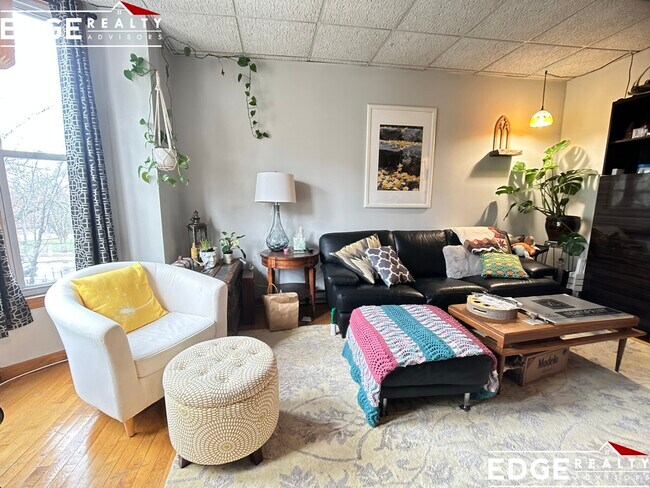 Building Photo - 14 Cottage St