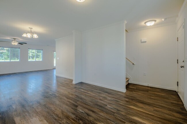 Foto del edificio - Like new construction 2 story home 4 bedro...