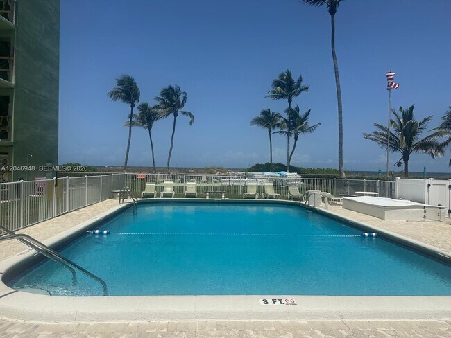 Foto del edificio - 1750 S Ocean Blvd