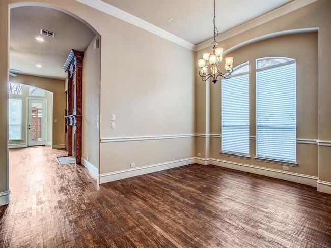 Building Photo - 1021 Hot Springs Dr