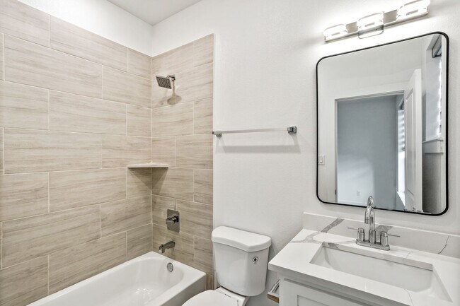 Foto del edificio - 2400 Benbrook Dr