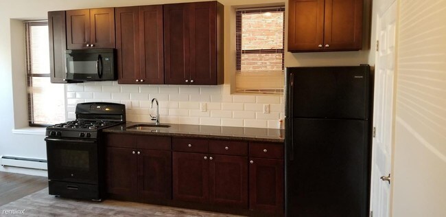 Building Photo - Studio, 1 bath  - 829 18th Ave