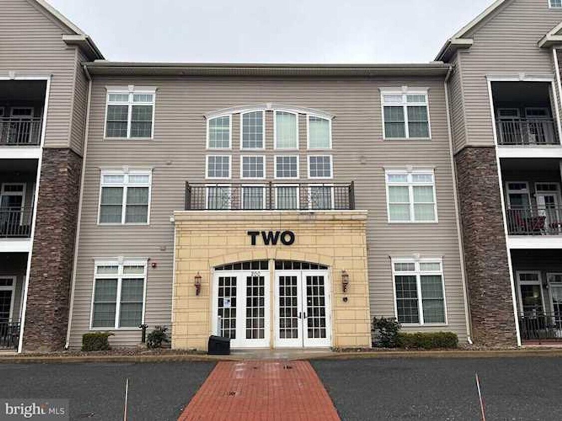 Foto principal - 2-Bedroom Townhome for professionals - Sta...
