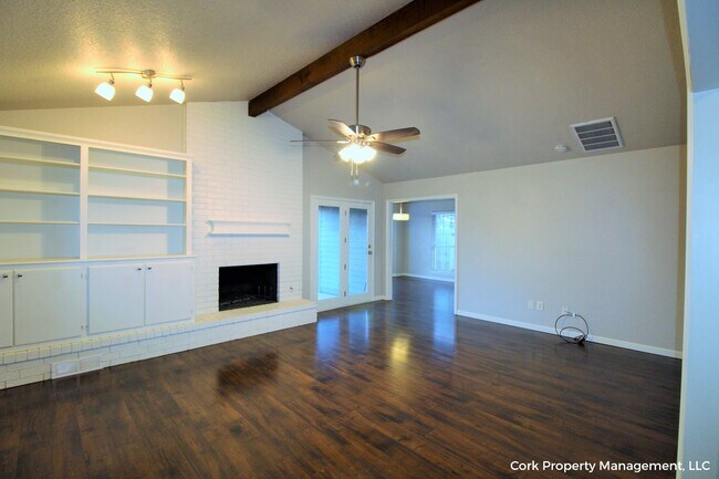 Building Photo - 916 N Blackwelder Ave