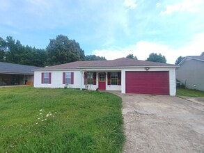 Building Photo - 703 N 10th Ave