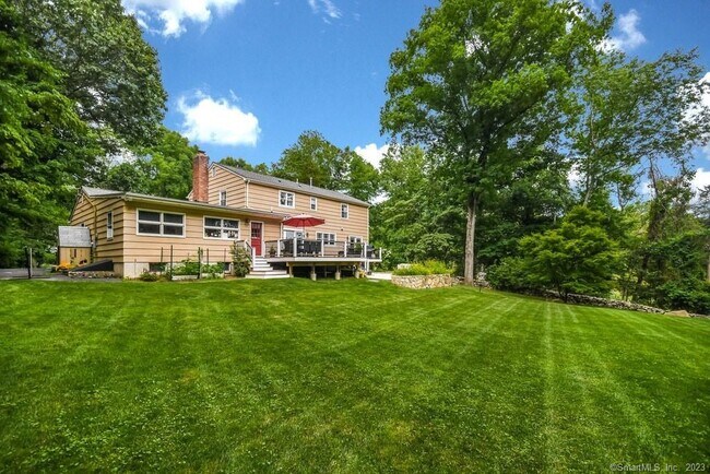 Foto del edificio - 116 Wildwood Rd