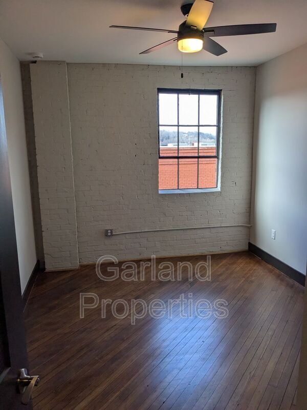 Building Photo - 34 1st St NE