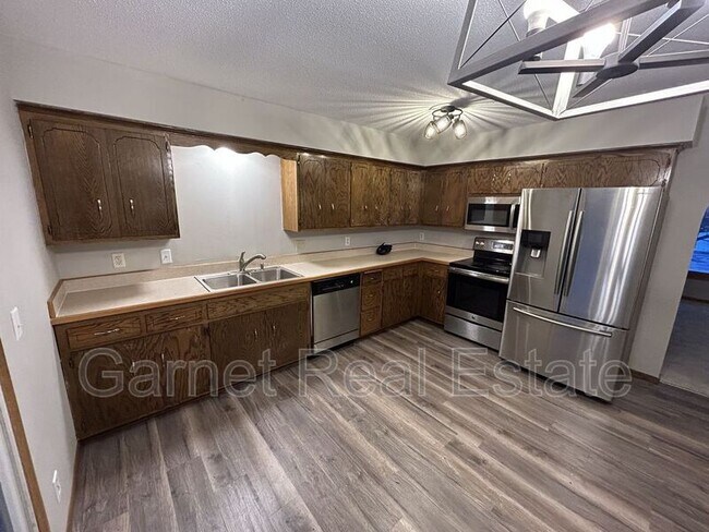 Foto del edificio - 3600 Centerwood Rd