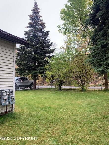 Foto del edificio - 2422 Glacier St