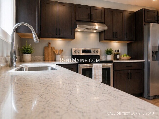 Foto del edificio - 599 Pine Tree Rd