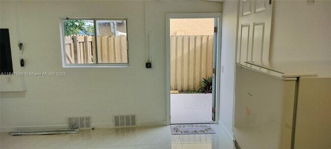 Building Photo - 14552 SW 158th Ct