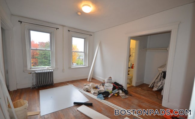 Building Photo - 231 Park Dr
