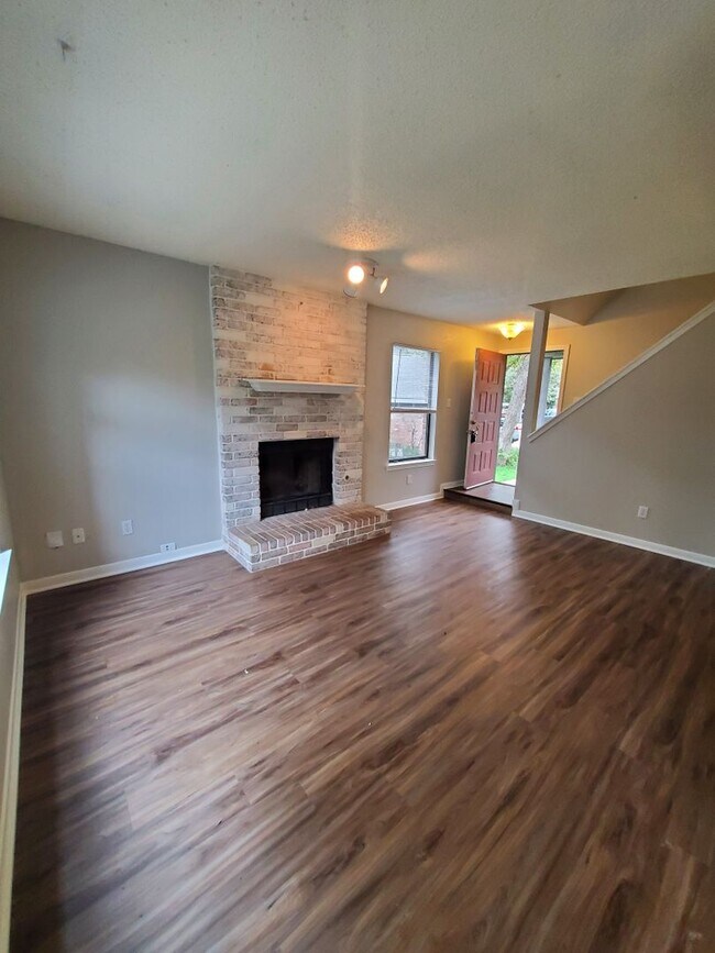 Foto del edificio - Lin Properties (7806 Topawa Cv)