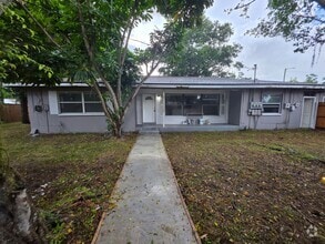Building Photo - 5401 Russell Ave
