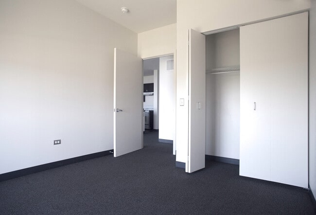 Building Photo - Park Boulevard 2B